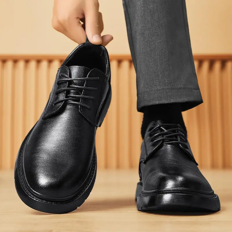 Zapatos de charol de lujo para hombre, calzado de tacón alto para boda, trabajo y negocios