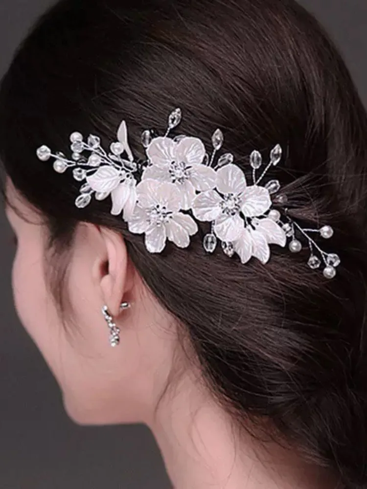 Pinces à cheveux avec pétales de coquillage latéraux blancs, perles à la main, épingle à cheveux pour mariée, accessoires de coiffure pour robe, nouvelle collection