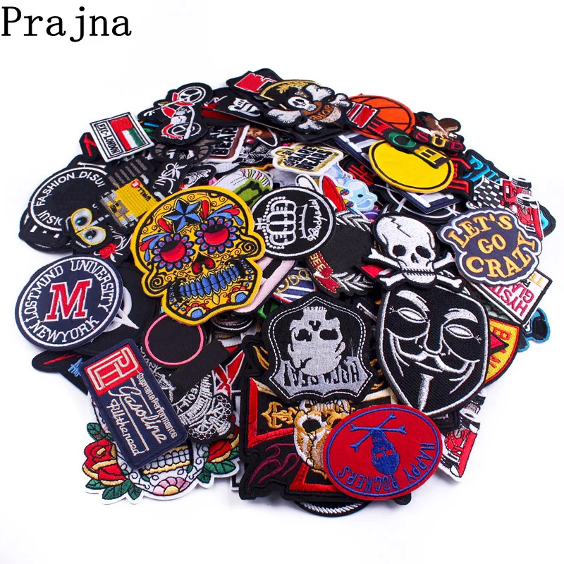 10/20 pezzi distintivi Punk misti casuali Patch ricamate con fascia Rock sui vestiti toppa Biker teschio fai da te ferro sulle toppe per