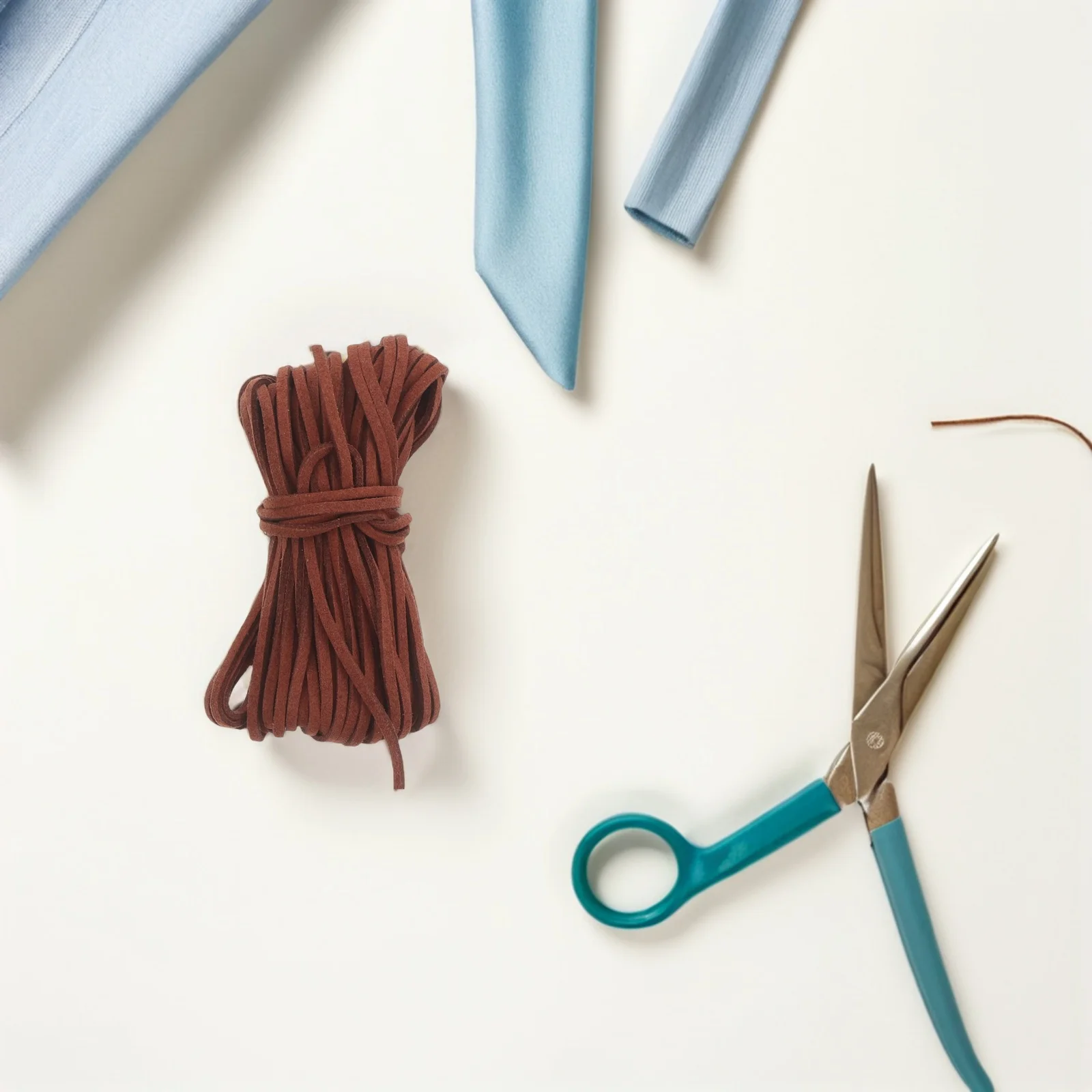 

5 Rolls DIY Suede Jewelry Cord Vintage Necklace Rope for Bracelet Making Pendant Craft String Cord Necklace Suede String Cords