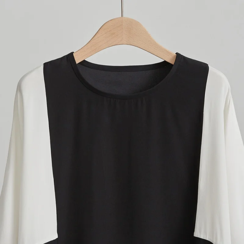 Birdtree, 90% Silk 10% Spandex Tshirt, O-neck Batwing Sleeve Tops, Women Black White Color Block Shirt, 2026 Summer New T64723JF