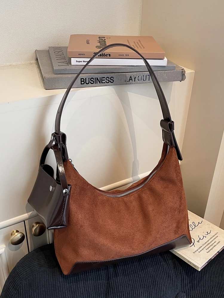 

Ретро-сумка-тоут для женщин 2025: Новая стильная сумка через плечо/на плечо, повседневная универсальная сумка из прочной мягкой кожи