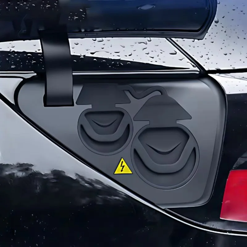 

Mobidea For Tesla Model 3/Y Black Silicone Charging Port Dust Cover Waterproof and Dustproof Protection For The Charging Port