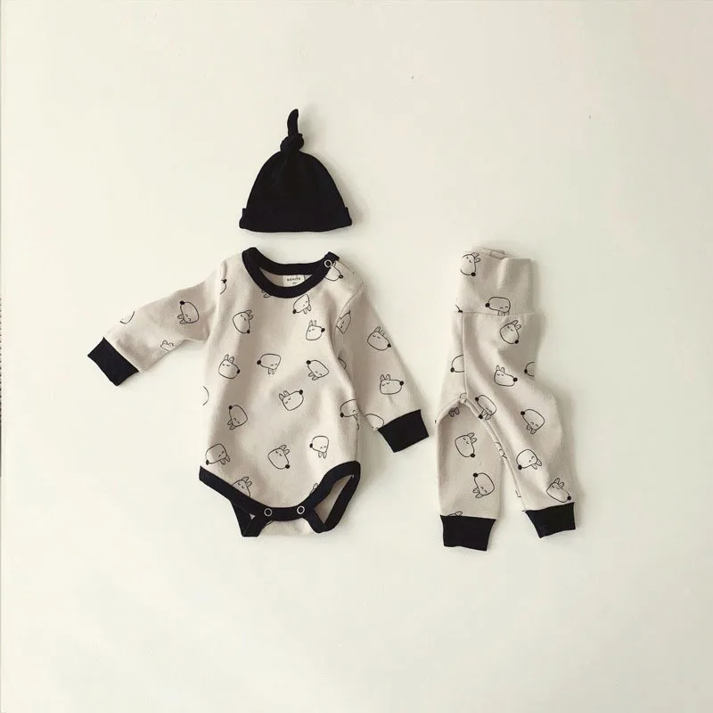 

2025 Autumn New Baby Long Sleeve Home Clothes Set Infant Boy Girl Cartoon Print Bodysuit + Leggings + Hat Pajamas 3pcs Suit