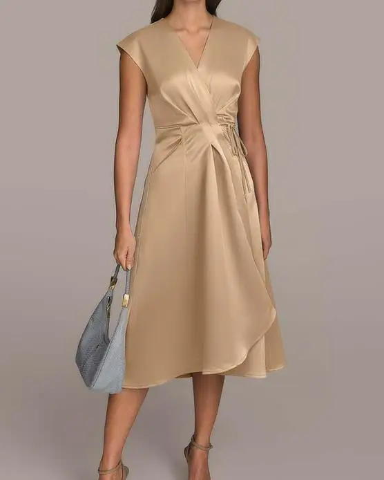 

Summer New Intellectual Elegant Style Champagne Color Simple Lace Up Waist Irregular Skirt Design Sleeveless Banquet Dress