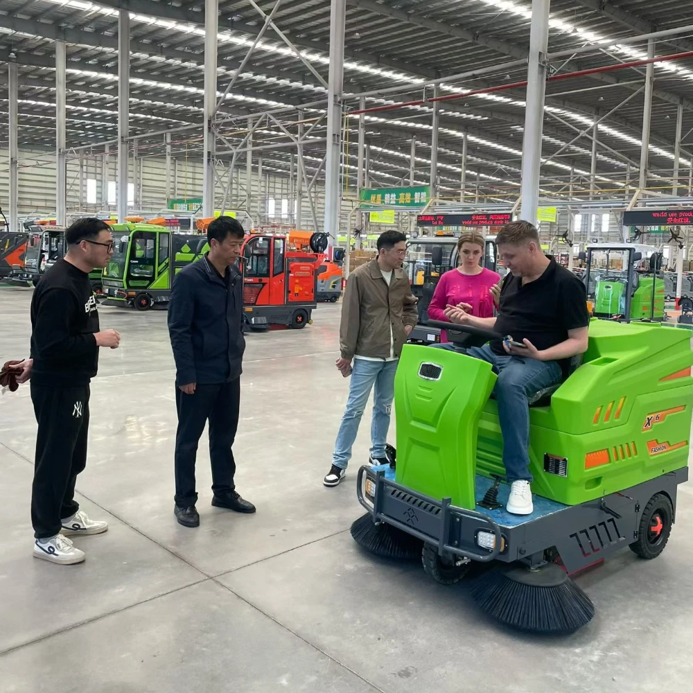 Multi-function Ride On Road Sweeper Semi Closed Cabin Four Side Brushes Electric Cleaning Sweeping Vehicle