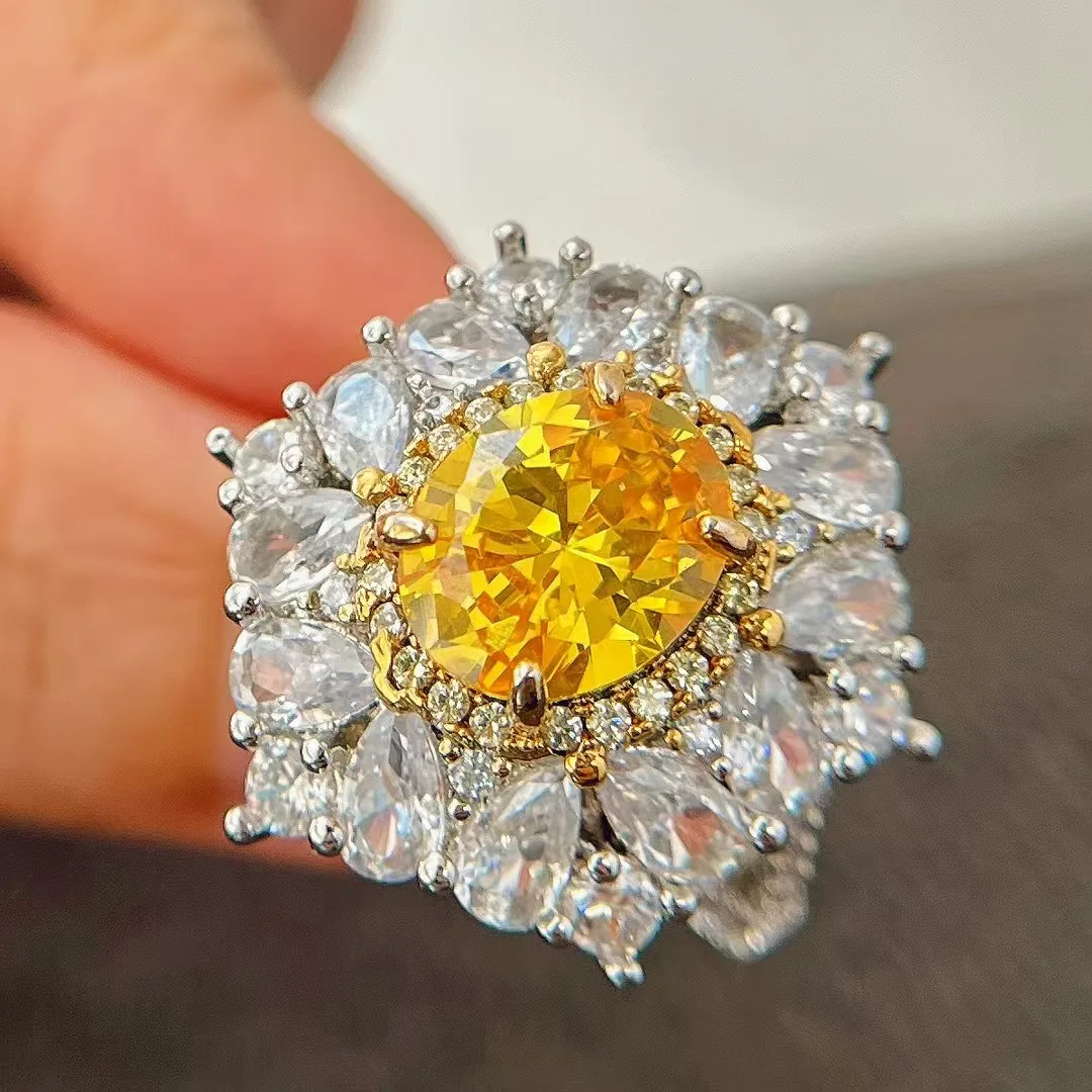 

Новое винтажное кольцо с цитрином и бриллиантом