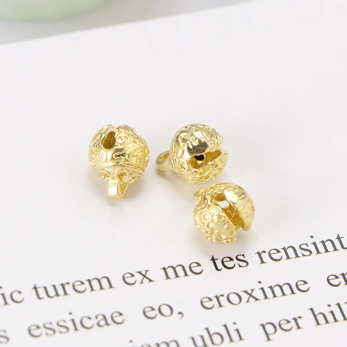 

10pcs Tiger Head Bell Decor Pendant Keychains Durable iental Style Craft Accessories Christmas Gifts Golden Hanging