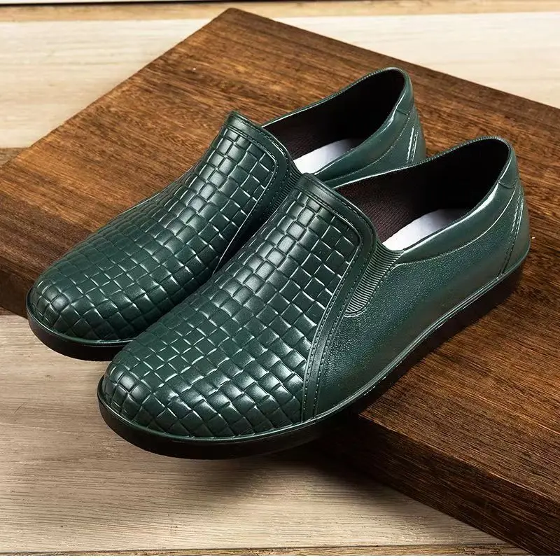 

Men's Low Top Flat Sole Rain Shoe Soft Sole Non Slip Round Toe Slip On Waterproof Kitchen Work Shoe Lightweight Water Shoes