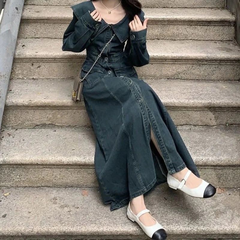 

Retro chunky trench coat dress with large lapel collar and single-breasted denim jacket