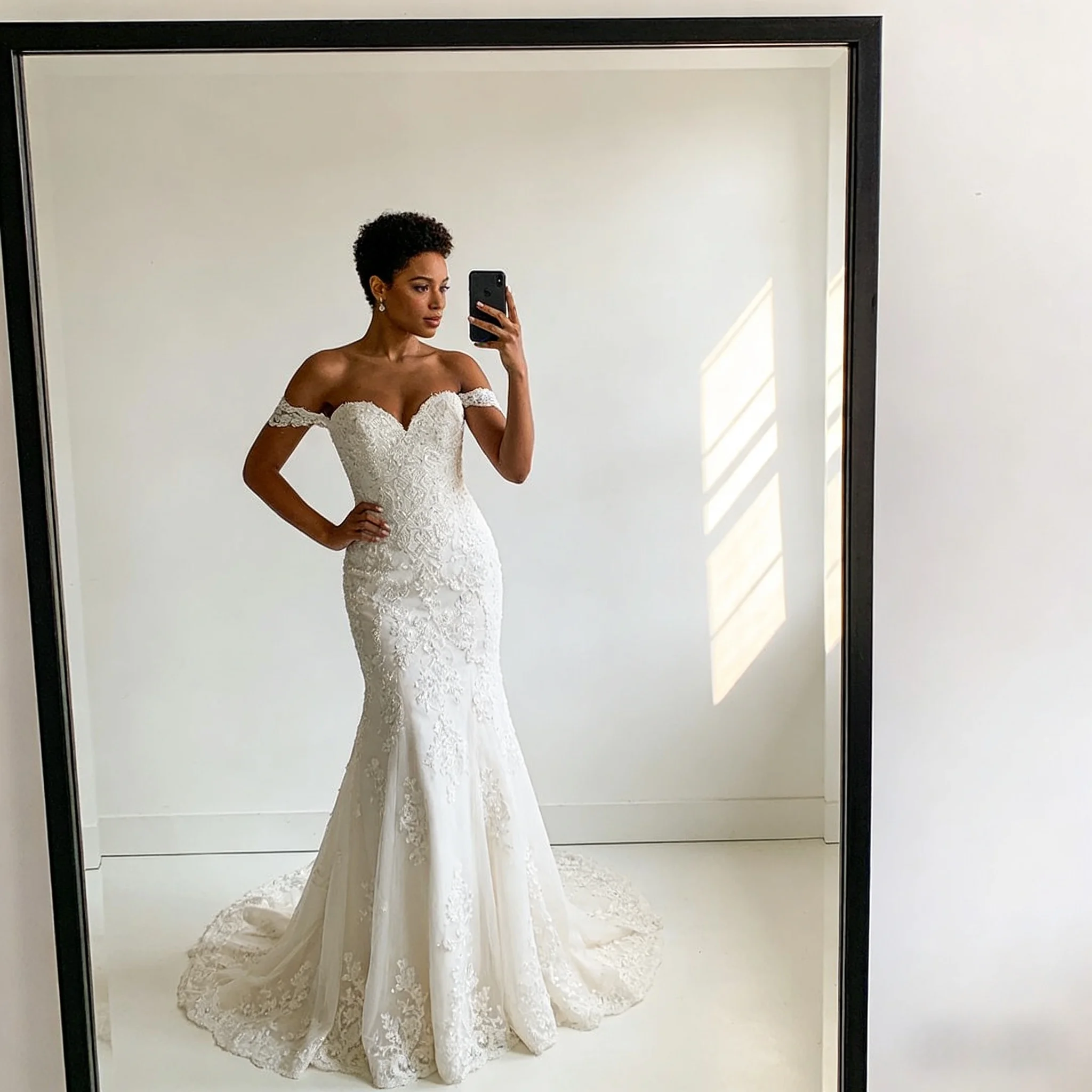 Custom Applique Lace 2026 Mermaid Wedding Dress Off Shoulder Sweetheart Neck Illusion Court Train Bridal Gown Made to Order