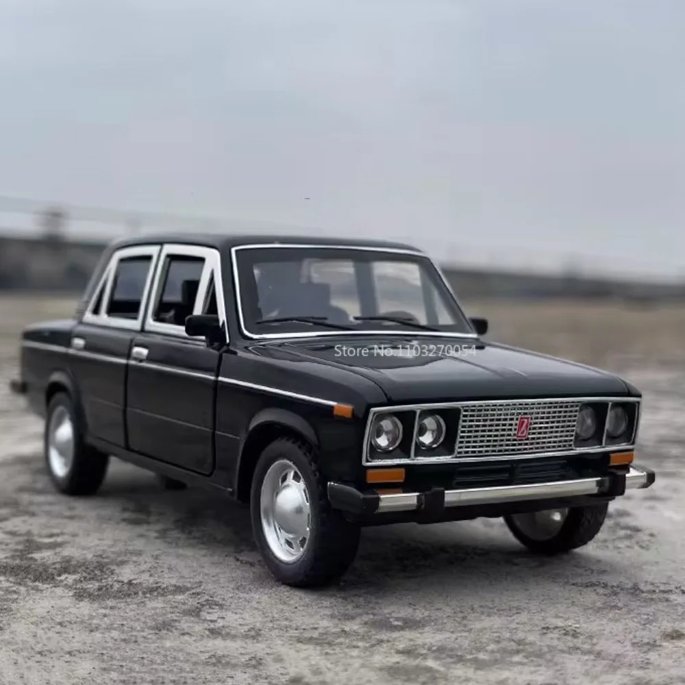 1/24 LADA 2106 Diecast Alloy Car Model Toy Metal Body Door Can Opened Toy Car Pull Back Sound Light Rubber Tire Vehicle Boy Gift