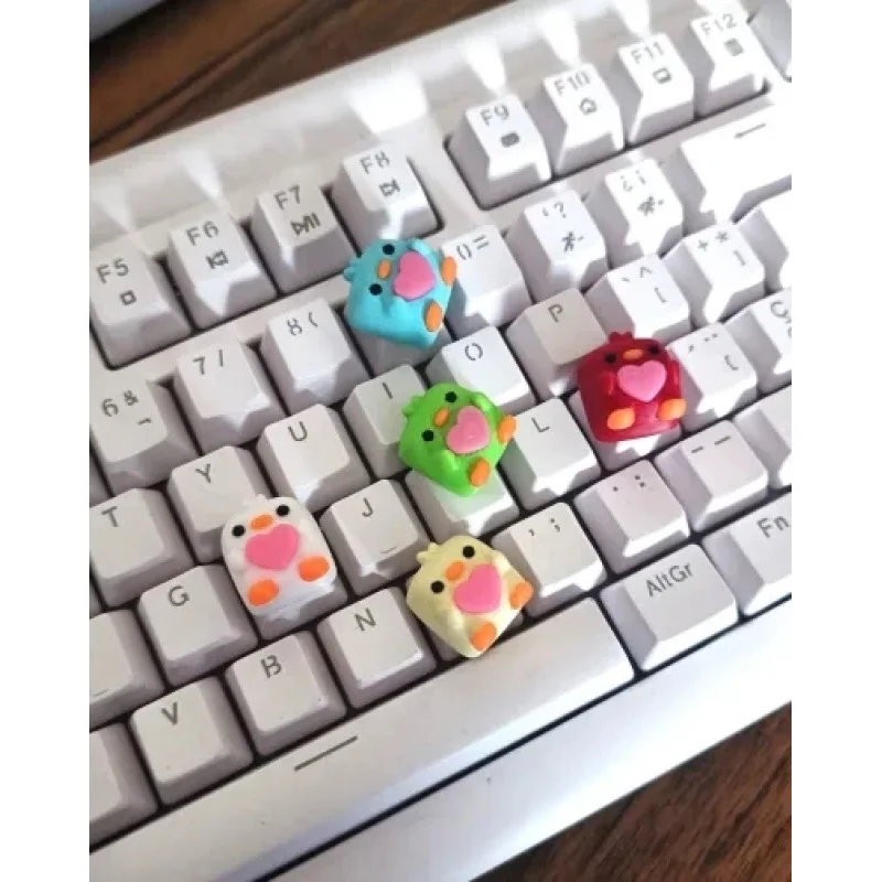 

3DPrint Personalized Creative Chicken Heart-Hugging Cute Mechanical Keyboard KeycapsCherry MXShaft Body Applicable