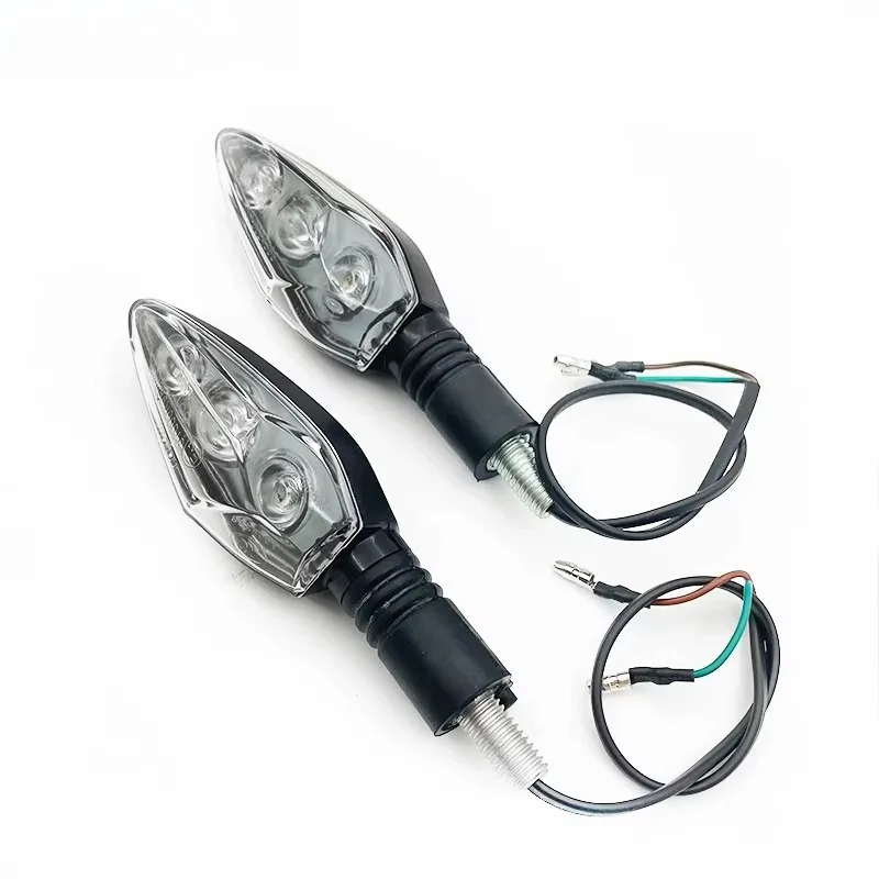 Adatto per indicatori di direzione Benelli BN302 anteriori e posteriori, indicatori di direzione Huanglong 300 universali, piccoli indicatori di direzione LED Huanglong 12V.