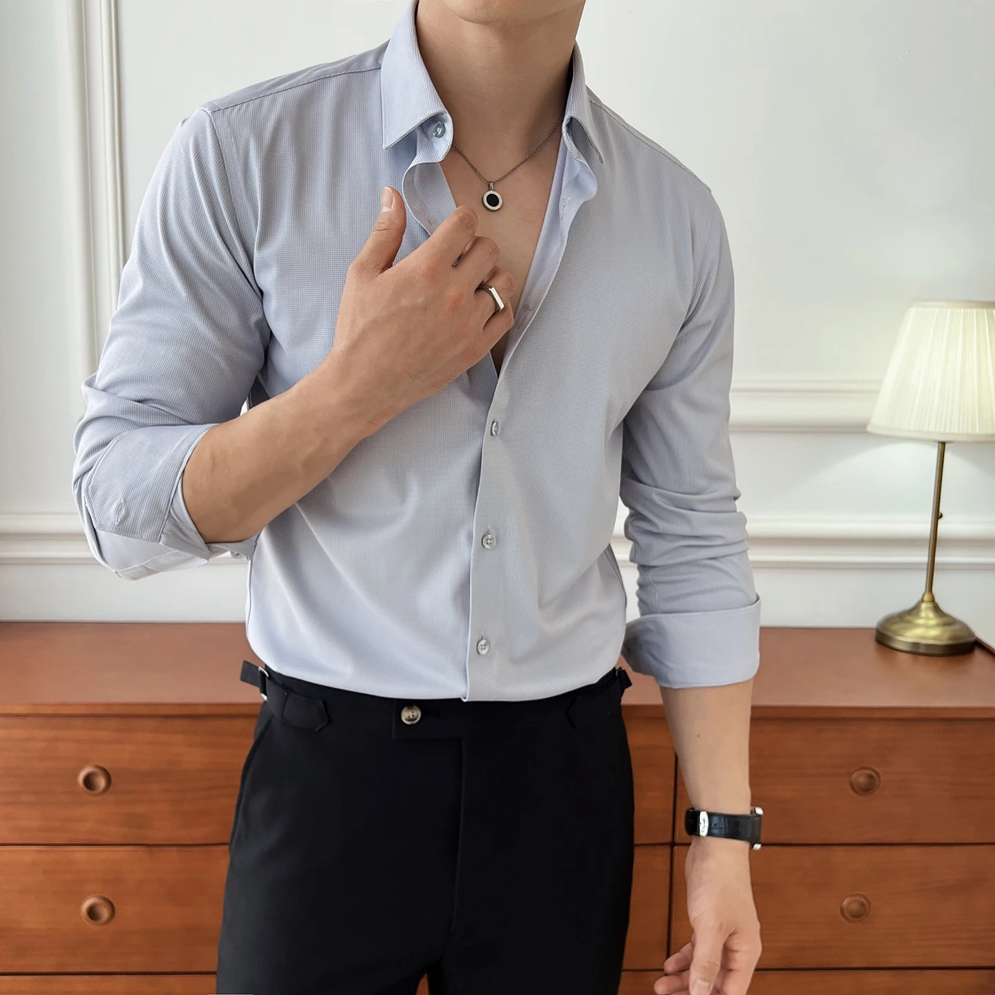 

Осень 2021, мужская деловая рубашка с длинными рукавами в стиле Old Money, шелковая элегантная мужская рубашка с длинными рукавами, стрейч