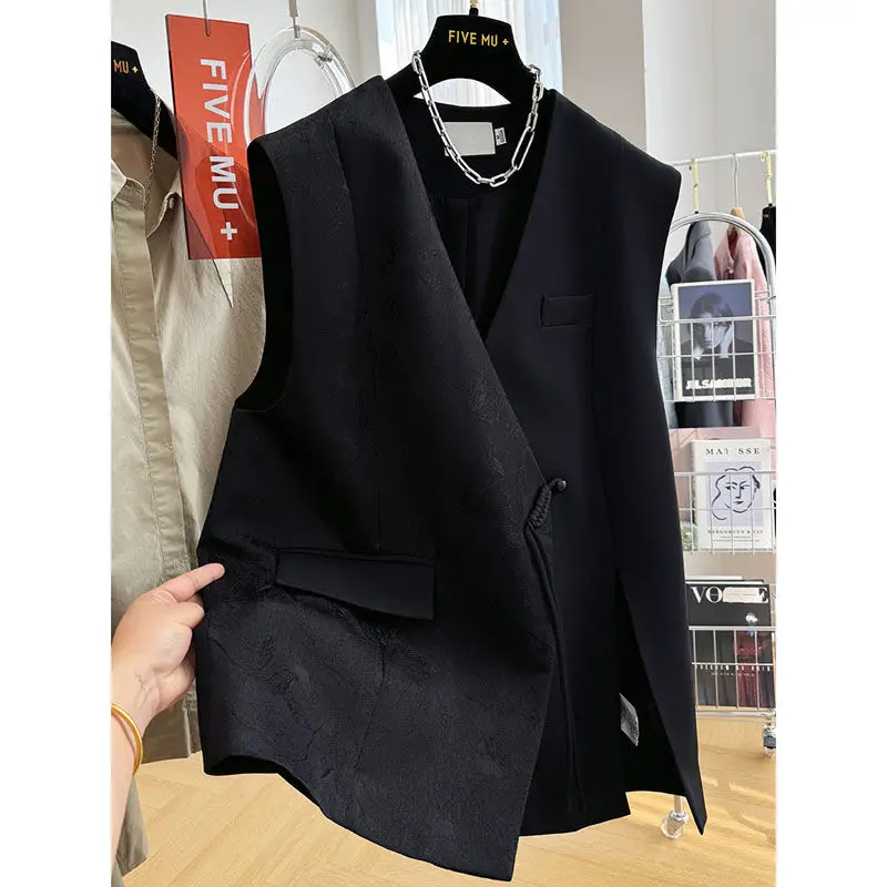 2024 New Suit Vest Coat Spring/Summer Women's Side Buckle Irregular Split Design Feeling Casual Horse Clip