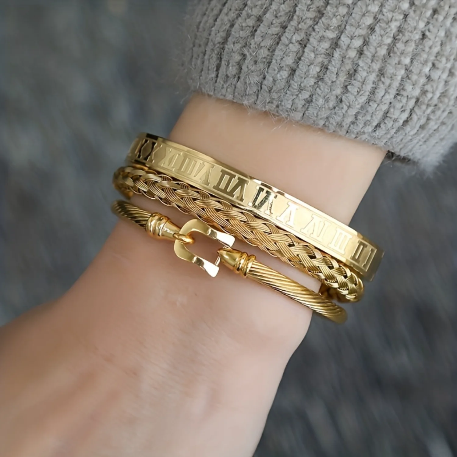 

Stylish Unisex 3-Piece Braided Bangle Set - Versatile Hook Design - Perfect Accessory for Every Occasion - Trendy and Chic Brace