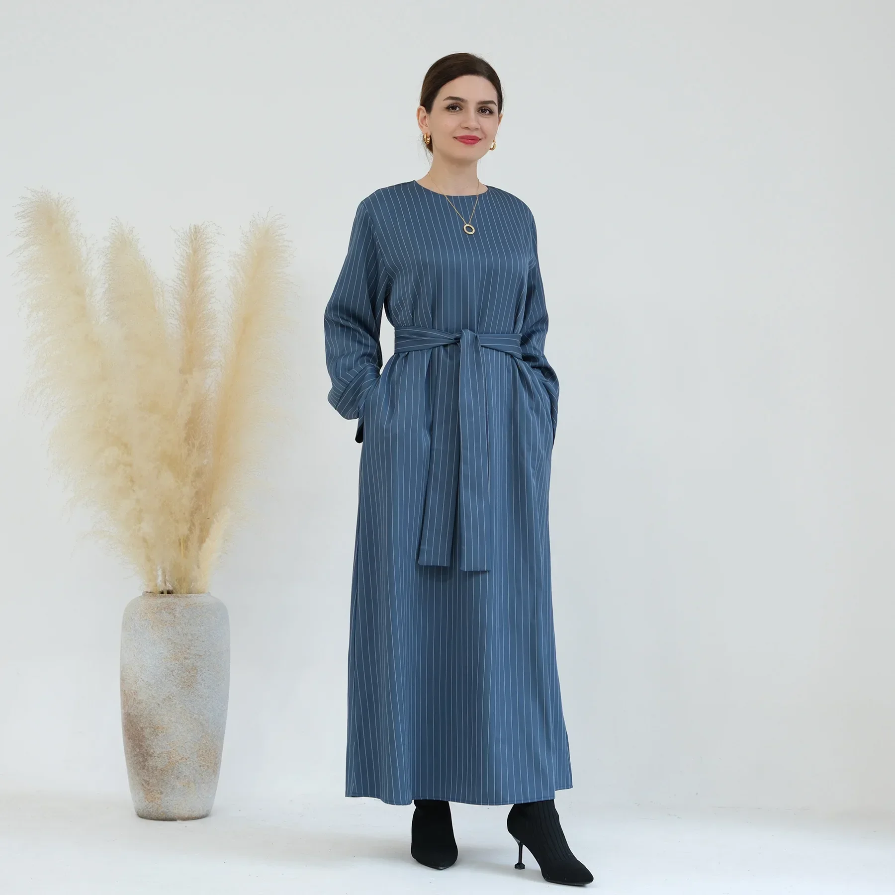 Muslim Abaya for Women Winter Luxury Striped Belted Abayas Islam Long Dress with Pockets Ramadan Dubai Modest Kaftan Hijab Robe