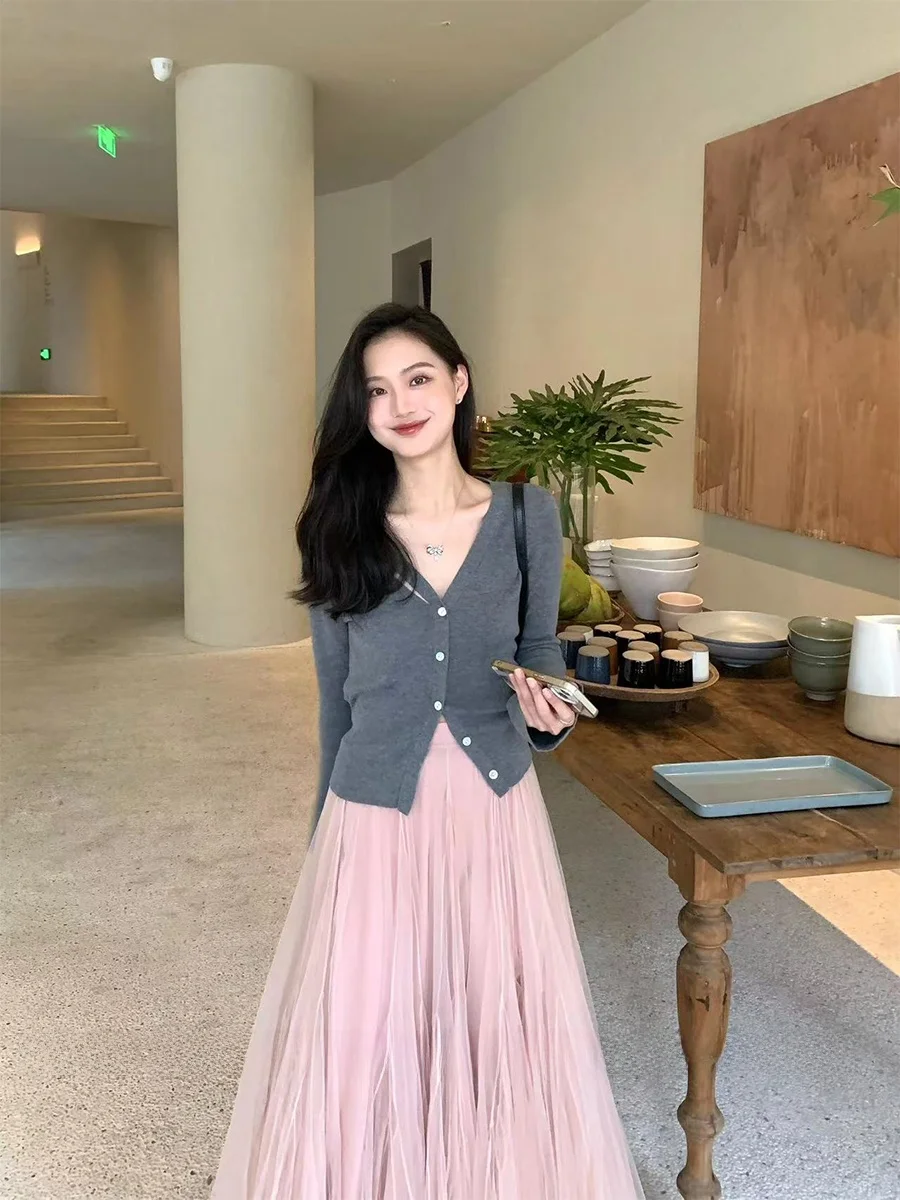 

Кардиган Tina с открытой спиной, три цвета, длинный рукав, V-образный вырез, вязаный свитер, повседневный стиль, весенний сезон, однотонный дизайн