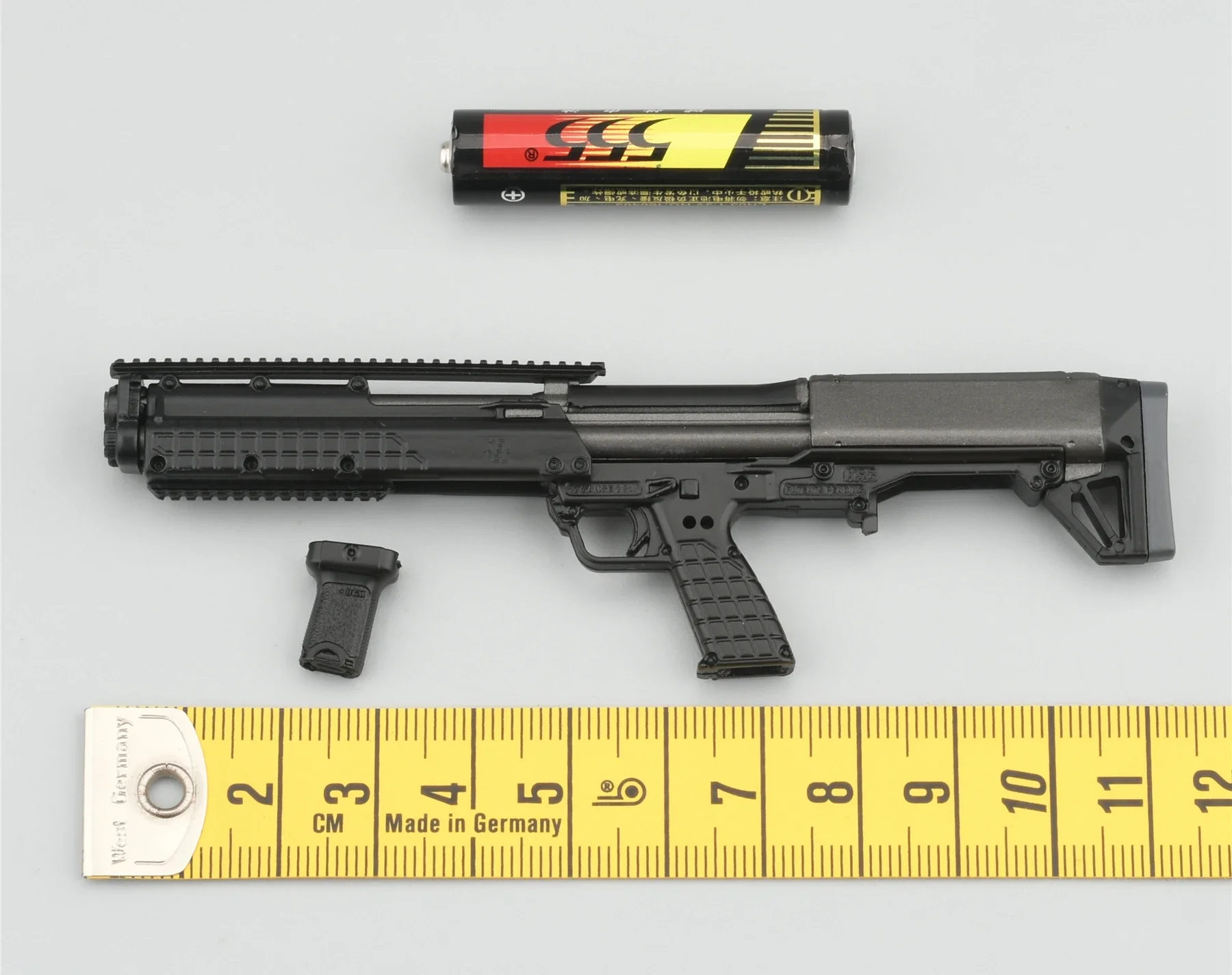 

DAMTOYS 1/6 Scale DAM GK028 Shotgun Model for12''Gangster