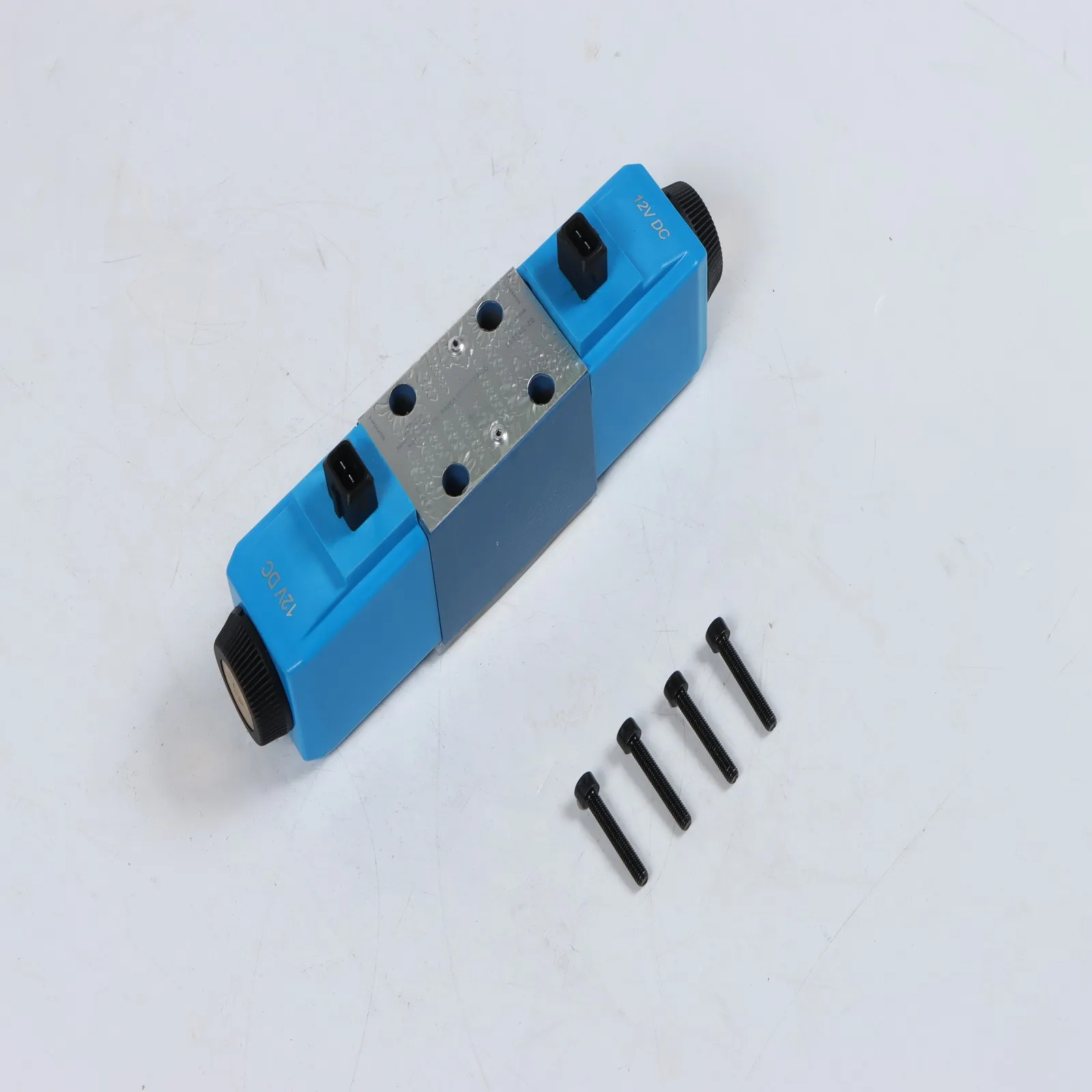 

1pcs Solenoid Valve 25-104700 For 1985-2006 JCB 3CX 2CX 25MM6394