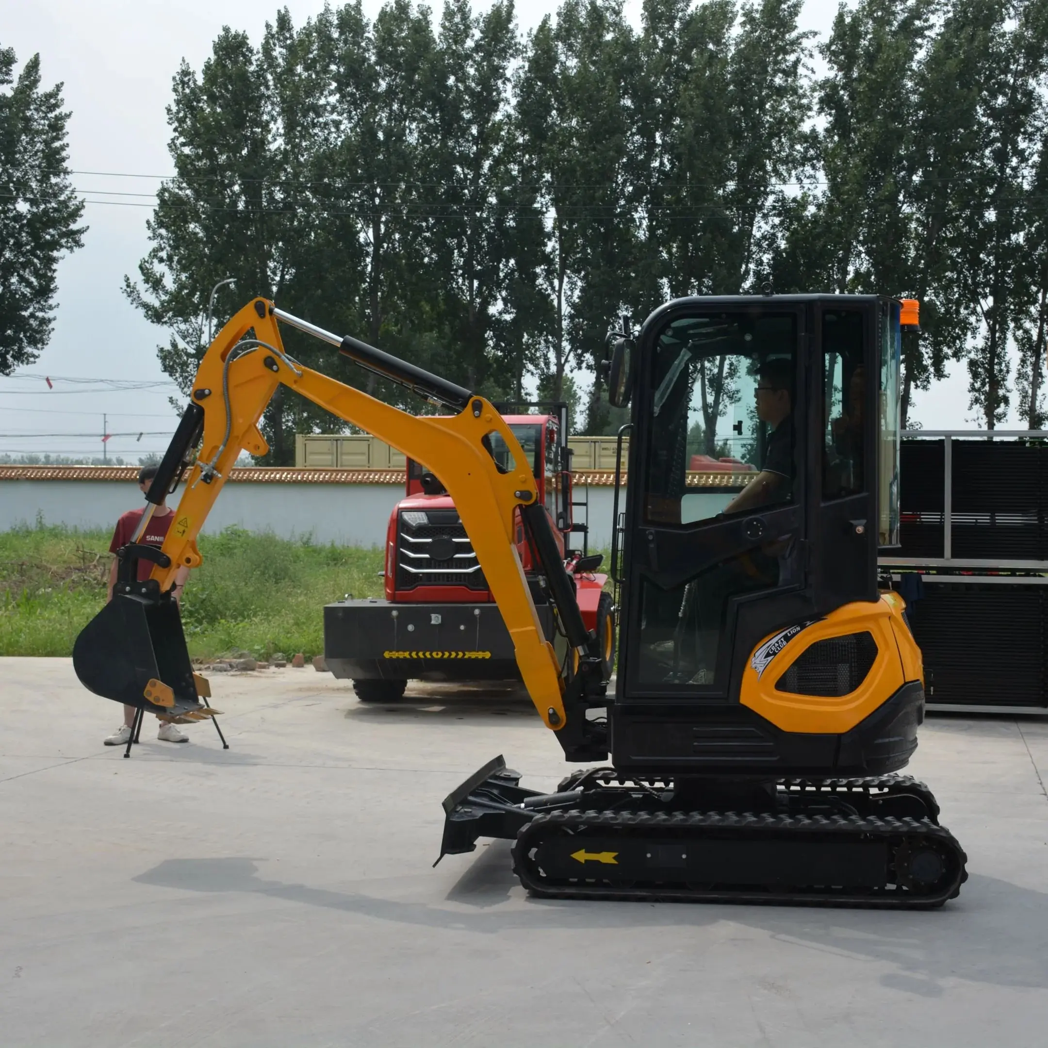 Hydraulic Bucket Excavator 2.5 Ton Customized for Chinese Small Excavators Durable Construction Equipment Accessory