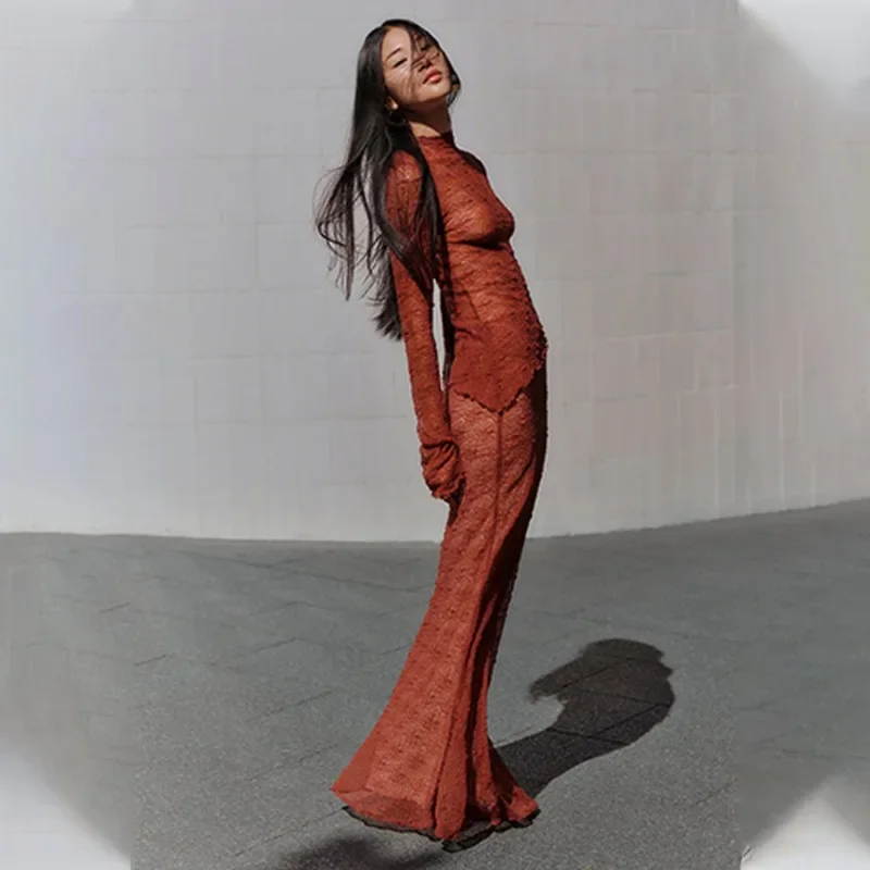 2025 T-shirt trasparente a maniche lunghe alla moda in due pezzi da donna nuova 2025, set gonna sexy slim fit da Europa e America