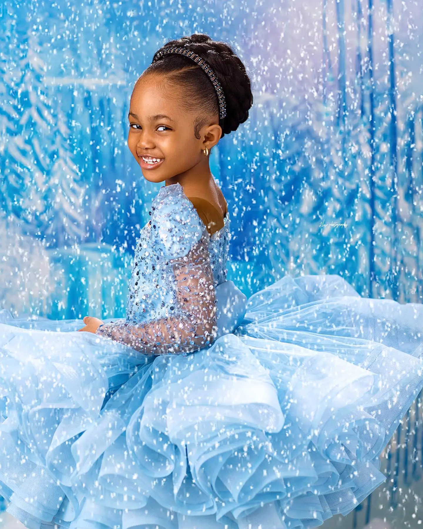 

Customized Blue Flower Girl Dress For Wedding Sequins Full Sleeves Knee Length Kids Birthday Party Princess First Communion Gown