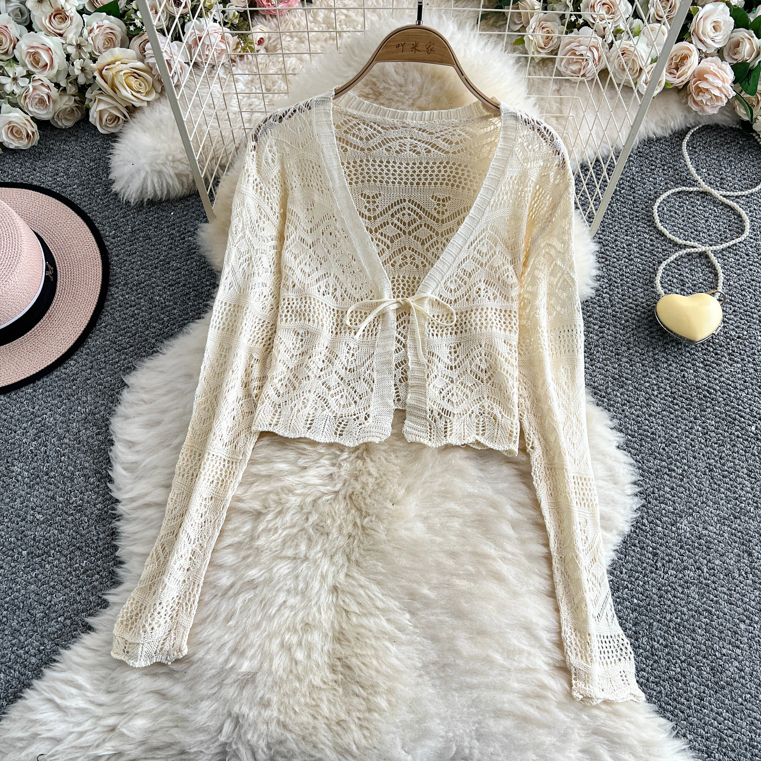 beige