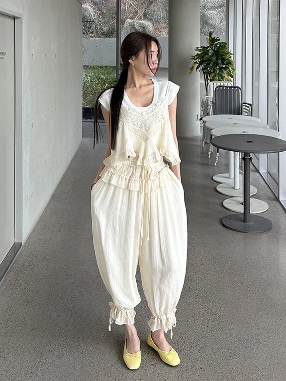 

Fashionable Lace Trim Wide Leg Pants And Crop Top Set for Women Elegant Summer Outfit High Waist Pants round Neck Design