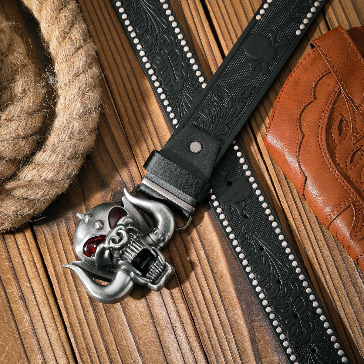 Ein lässiger und retroer Gürtel, ein Taillenaccessoire für Kleidung im Western-Stil, Metallschnalle, PU-Gürtel, geeignet für Männer und Frauen. – Detail 16