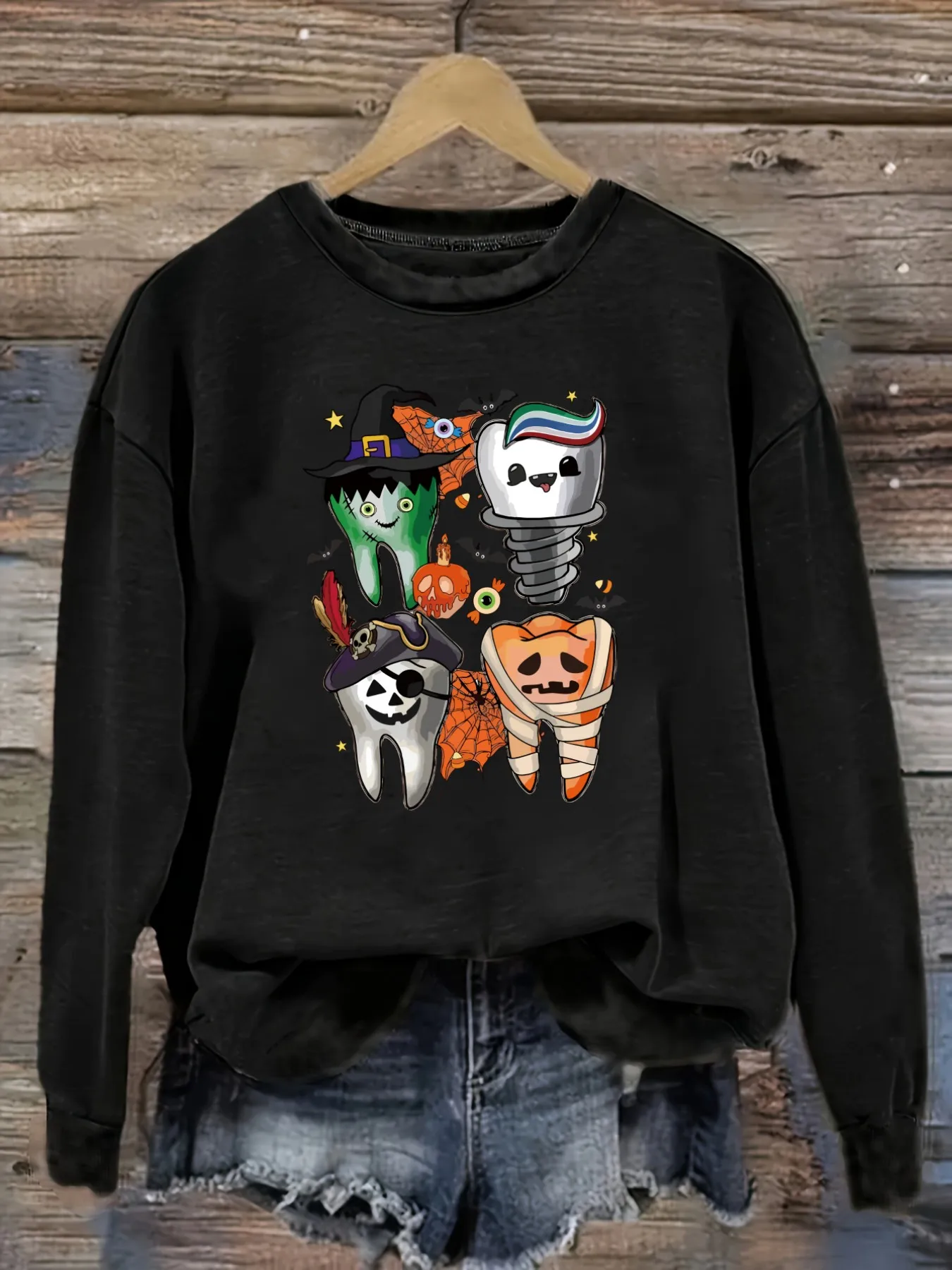 Women's Casual Long Sleeve Crew Neck T-Shirt Cute Halloween Tooth Characters Print Design, Round Neck Women's Clothing, Machine Washable, Slightly Elastic, Loose Fit, Spring Autumn Winter Women's T-Shirt, Halloween Costume Outfit