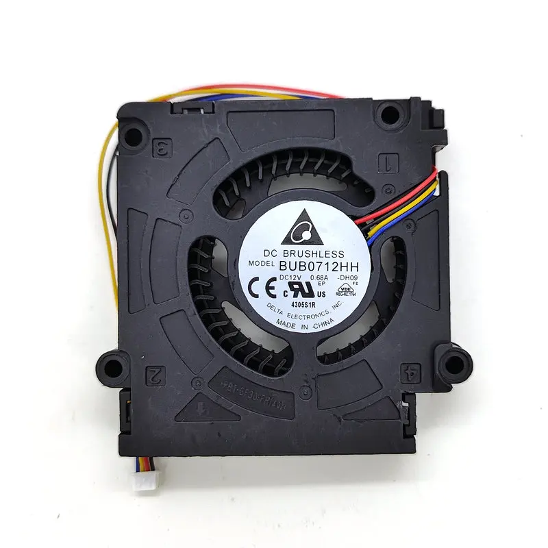 

BUB0712HH DC12V 0.68A PVB070E12H P01 12V 0.95A Cooling Fan