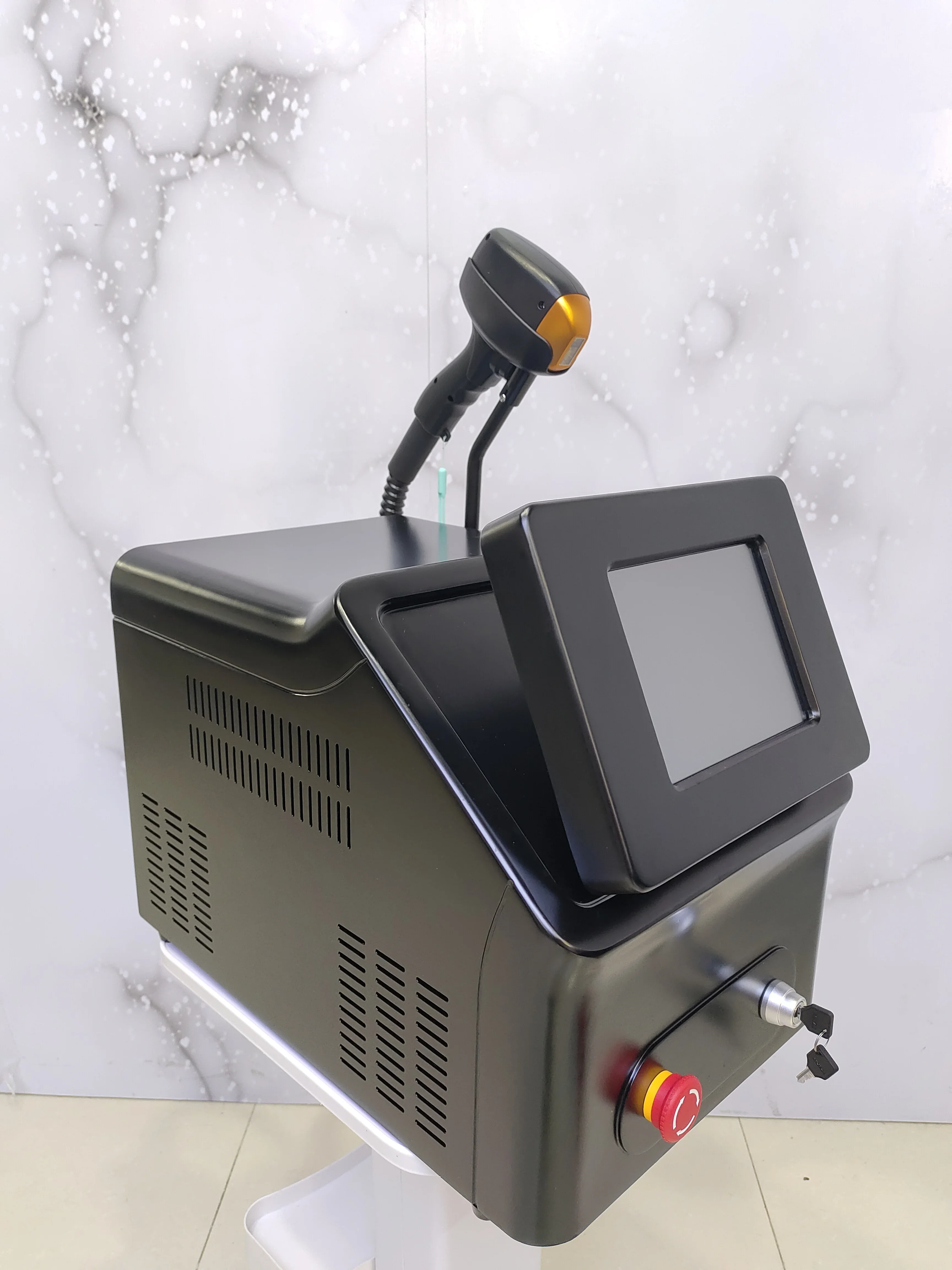 Máquina portátil de depilación láser de diodo de 808nm hielo platino 755 808 1064 depilación láser de depilación permanente