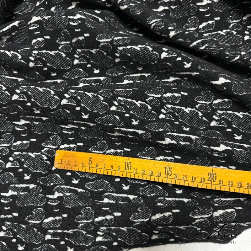 1Meter Black and Gray Jacquard Knitted Pure Wool Fabric Men's Sweater Jacket Stretch Pure Wool Fabric Winter