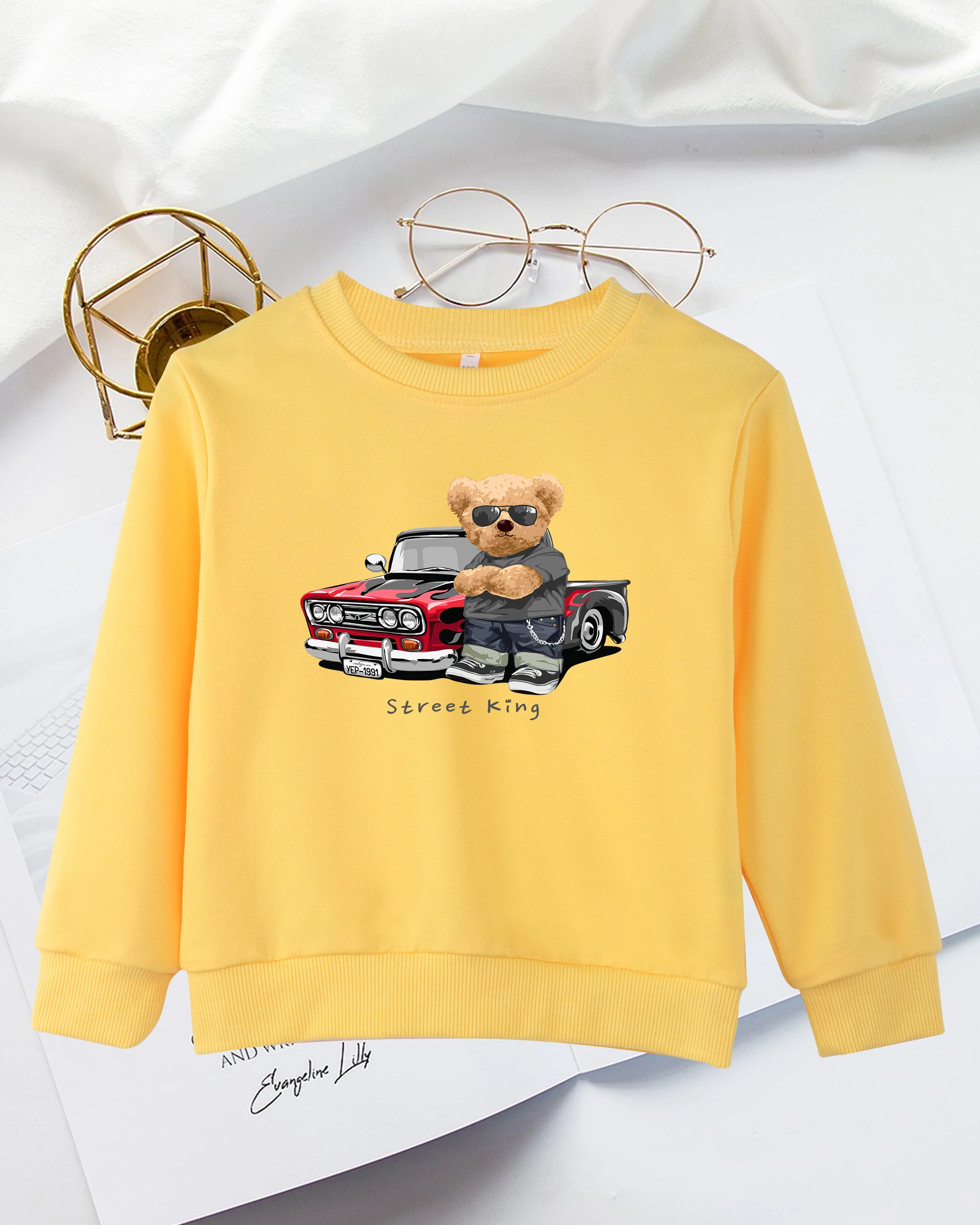 Classic car teddy bear print autumn and winter trend unisex fashionable and cute style hoodie