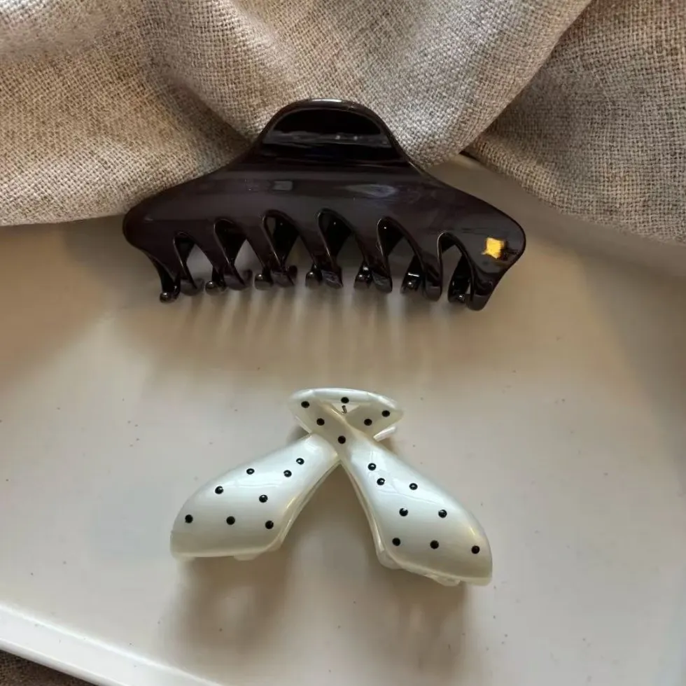 

2Pcs Sweet Polka Point Dot Cross Shark Bite Hair Clip Claw Elegant Hairpin Wedding Party Hair Accessories Fashionable Hair Grips