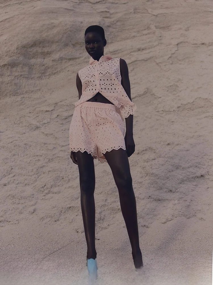 

H&M Spring Women's Embroidered Hollow out irt Casual Sle Cotton 00% round Ne ort Length Svel Pure Color