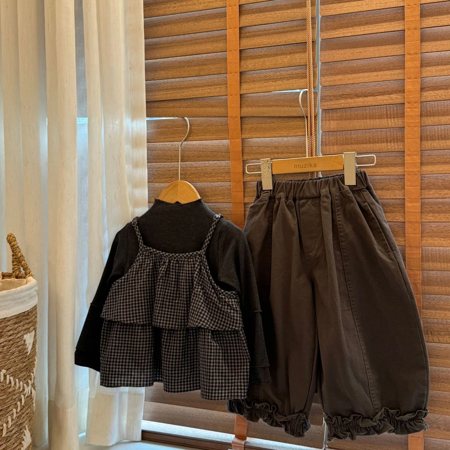 

Autumn Children Girls 3piece Set Solid Color Long-sleeved Toddler Girl Top Plaid Vest Elastic Waist Infant Baby Girls Harem Pant