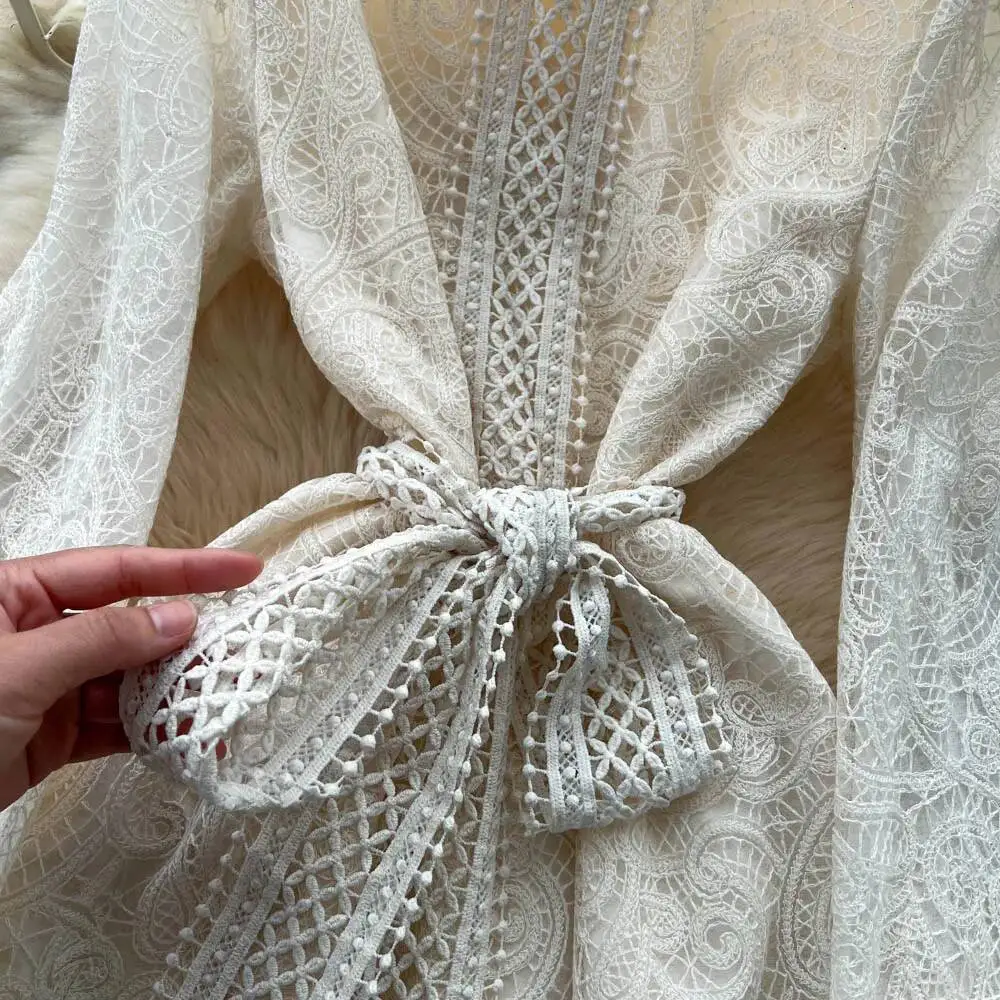 فستان أنيق عتيق مفرغ من الدانتيل بأكمام طويلة مكشكش أنيق على الموضة الكورية الجنية ملابس نسائية