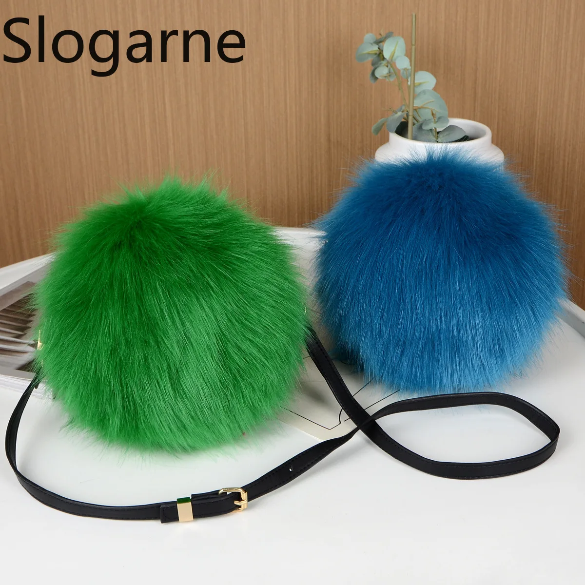

Women Faux Fur Shoulder Bag for Europe America Ladies Furry Mini Round Evening Bags Faux Fur Crossbody Bag Girls Fluffy Clutch