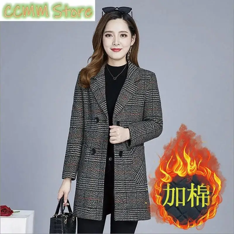 

New Autumn Winter Coat Fleece Woolen Coat Women Mid-Elderly Mothers Wear Cotton Trench Coat Female Plaid Outwear Female