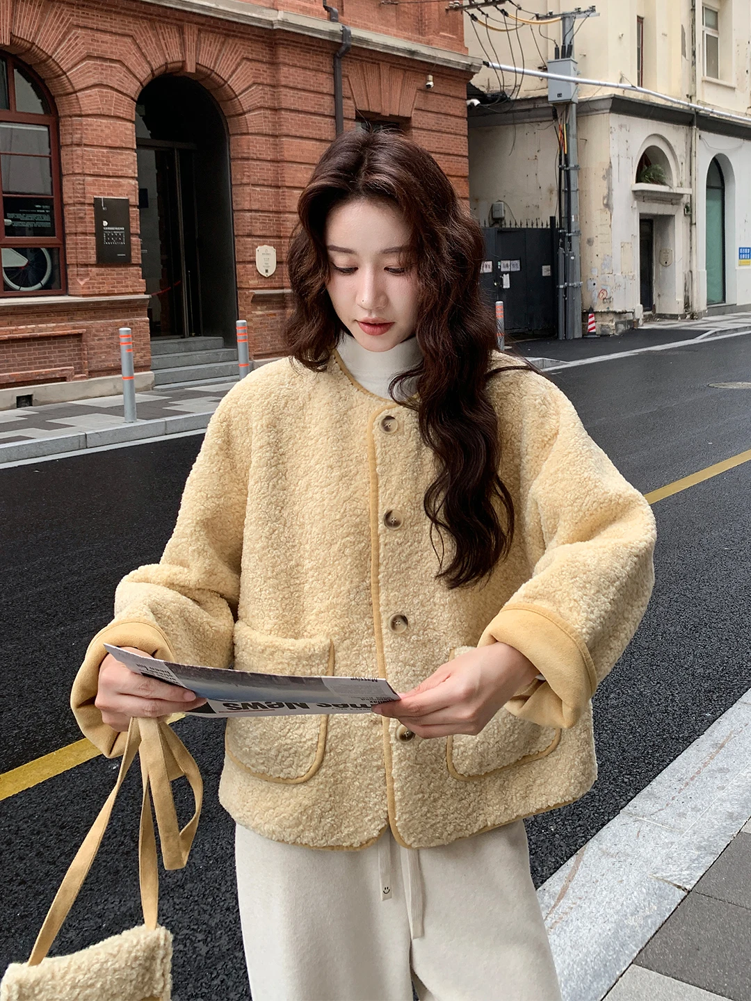 giacca-in-pelliccia-d'agnello-ort-round-ne-per-donna-inverno-2025-calda-anti-eta-in-pelle-e-pelliccia-imbottita-soffice-pulita-con-collo-alto