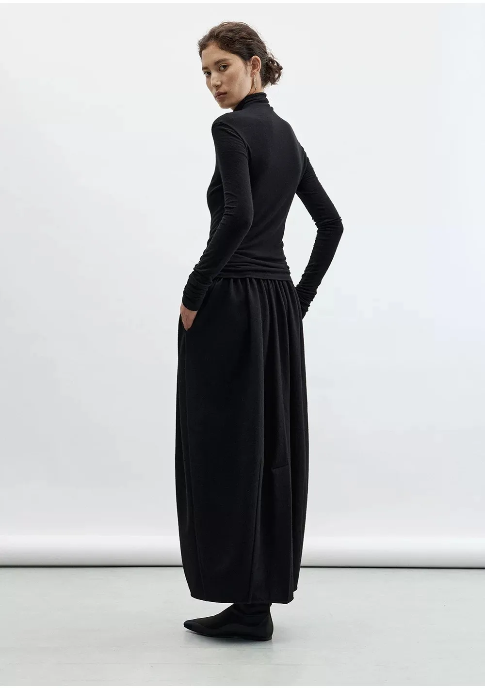 100% Wool Three-Dimensional Cut Flower Bud Skirt, Designed with a Relaxed and Lazy Style, New Model for Women in the Fall/Winter 2026 Season