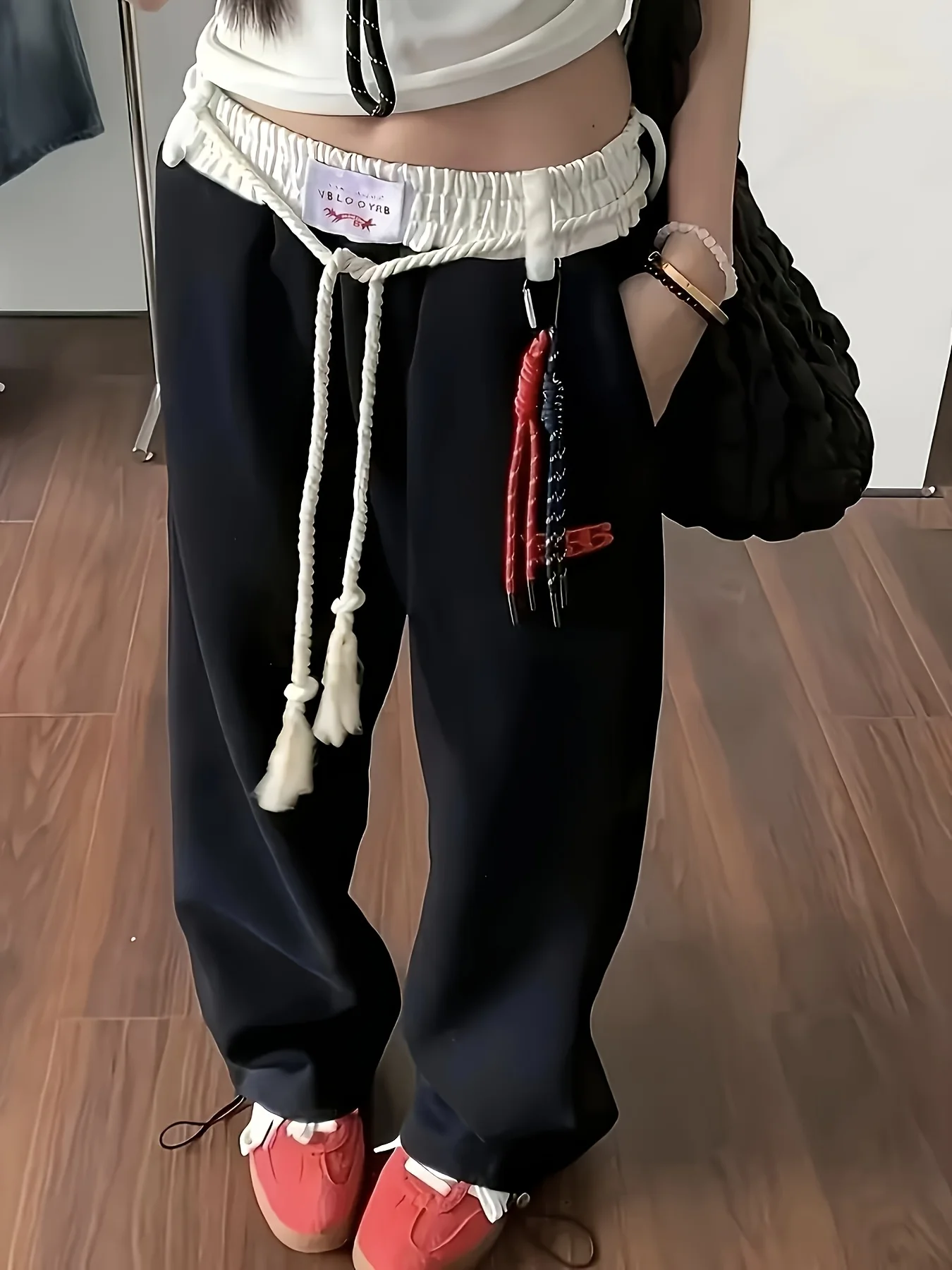 女性用のトレンディなカラーブロックの伸縮性ウエストスウェットパンツ、春、秋、夏用の新しいゆったりとしたドレープワイドレッグストレートパンツ、ティーンエイジャー向けのY2Kスタイル、多用途の刺繍入りジョガーカジュアルスポーツパンツ