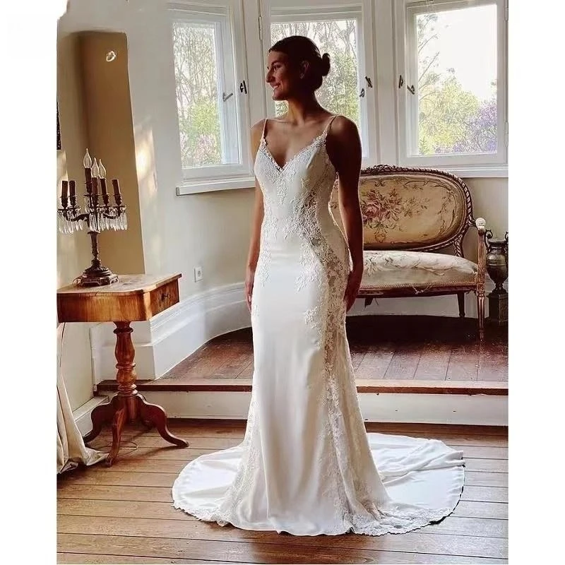 Morden Lace Satin Wedding Dresses V Neck Sleeveless Long Bridal Gown 2023 Luxury Button Backless Customize To measure Stunning