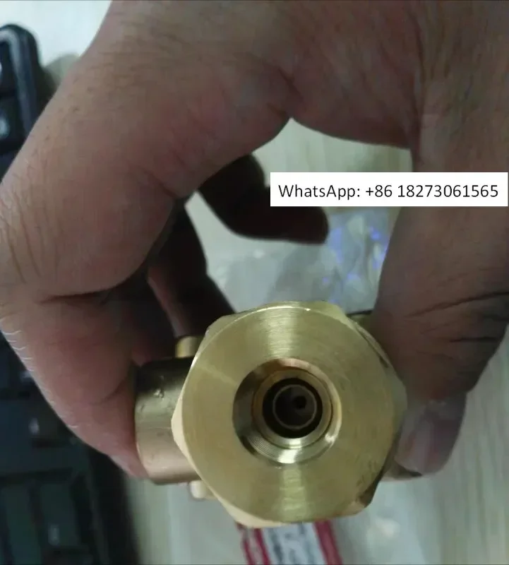 

M/46025/L4/2100 Цилиндр с замкаду