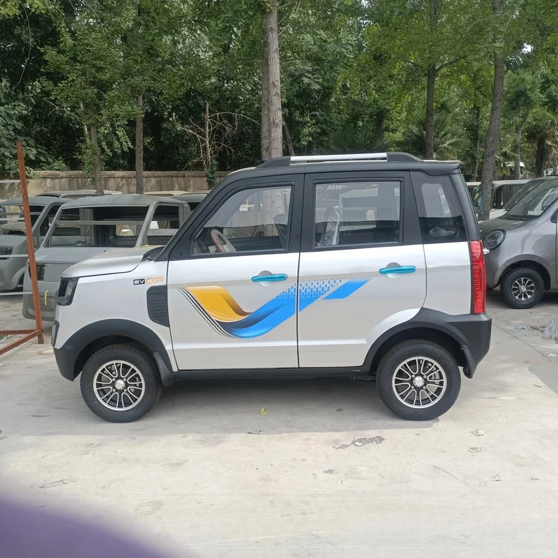 Electric 5-door 5-seater SUV Truck 5 Door  Roof Rack High Performance Eco Friendly Electric Vehicle for City Commute