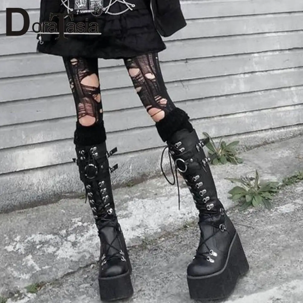 Brand New Female Goth Platform Stivali lunghi Moda Fibbia Punk Lace-up Zeppe Tacchi alti Stivali da donna Street Cosplay Scarpe da donna