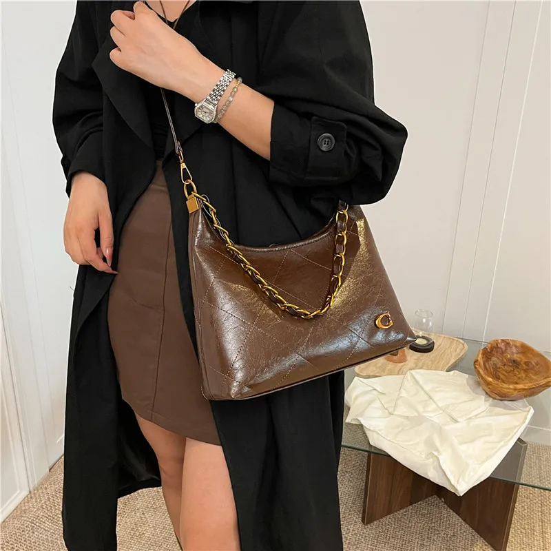 

New Women's Chain Stitched Leather Shoulder Bag - Solid Color Crossbody Tote with Quilted Stitching, Spacious & Stylish